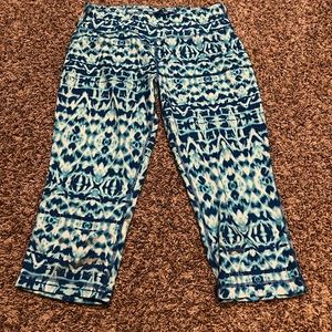 Women’s medium crop leggings